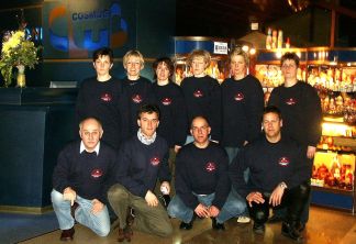 Vor der Rezeption des Hotels COSMOS